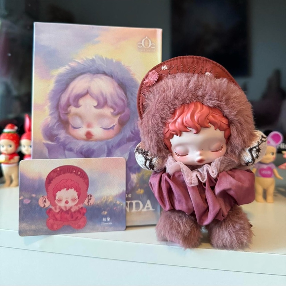 Pop Mart L'impressionnisme θSKULLPANDA Series Blossom Plush Doll